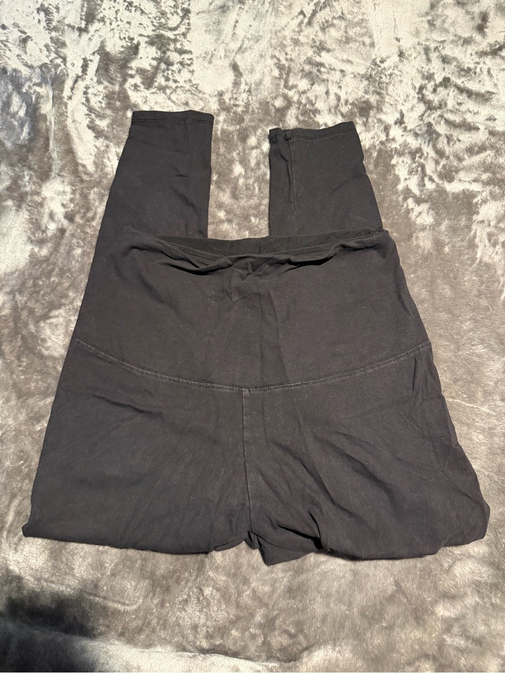 Black maternity leggings medium
